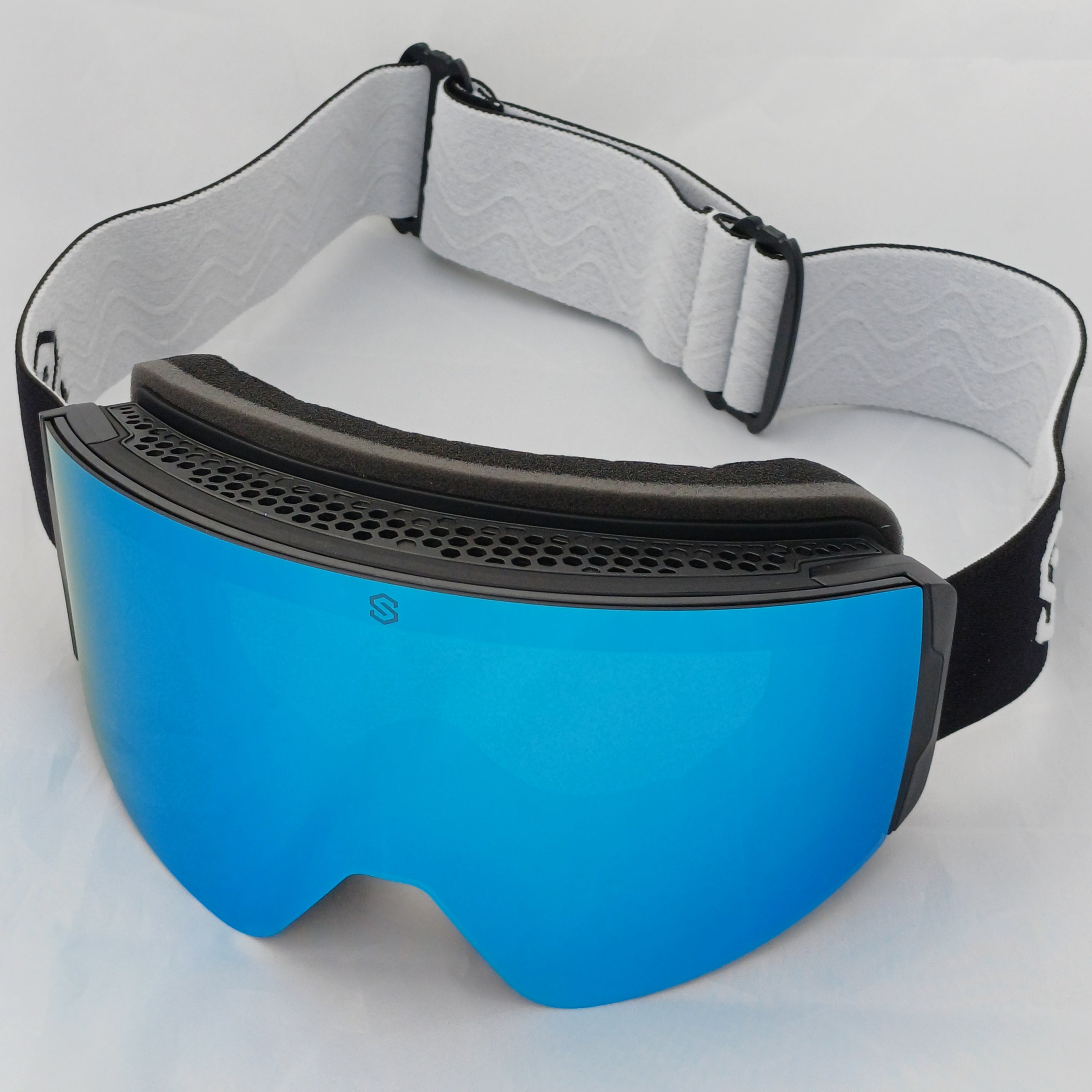 SnowBogan OTG Ski Goggles – Anti-Fog Snowboard Goggles